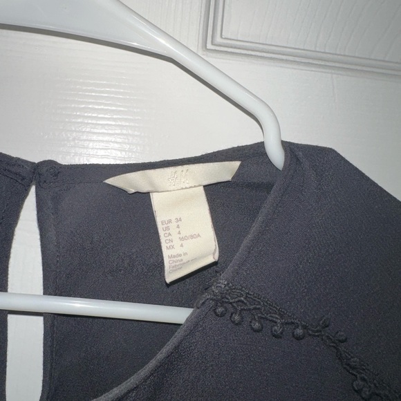 Blouse with belt - Picture 3 of 3